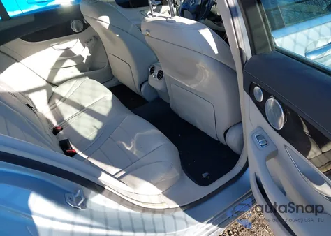 2015 Mercedes-Benz C 300 Luxury 4Matic из США, поврежденный, VIN 55SWF4KB3FU087920